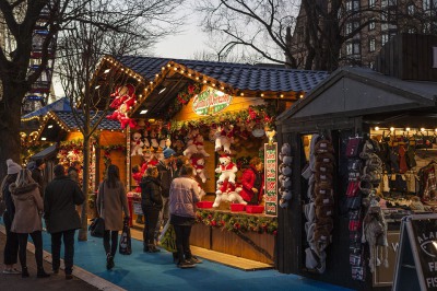 Experience the madness of December and January shopping in Paris
